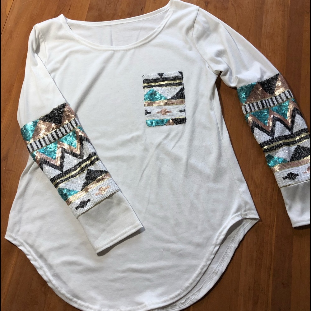Long sleeve with sequins